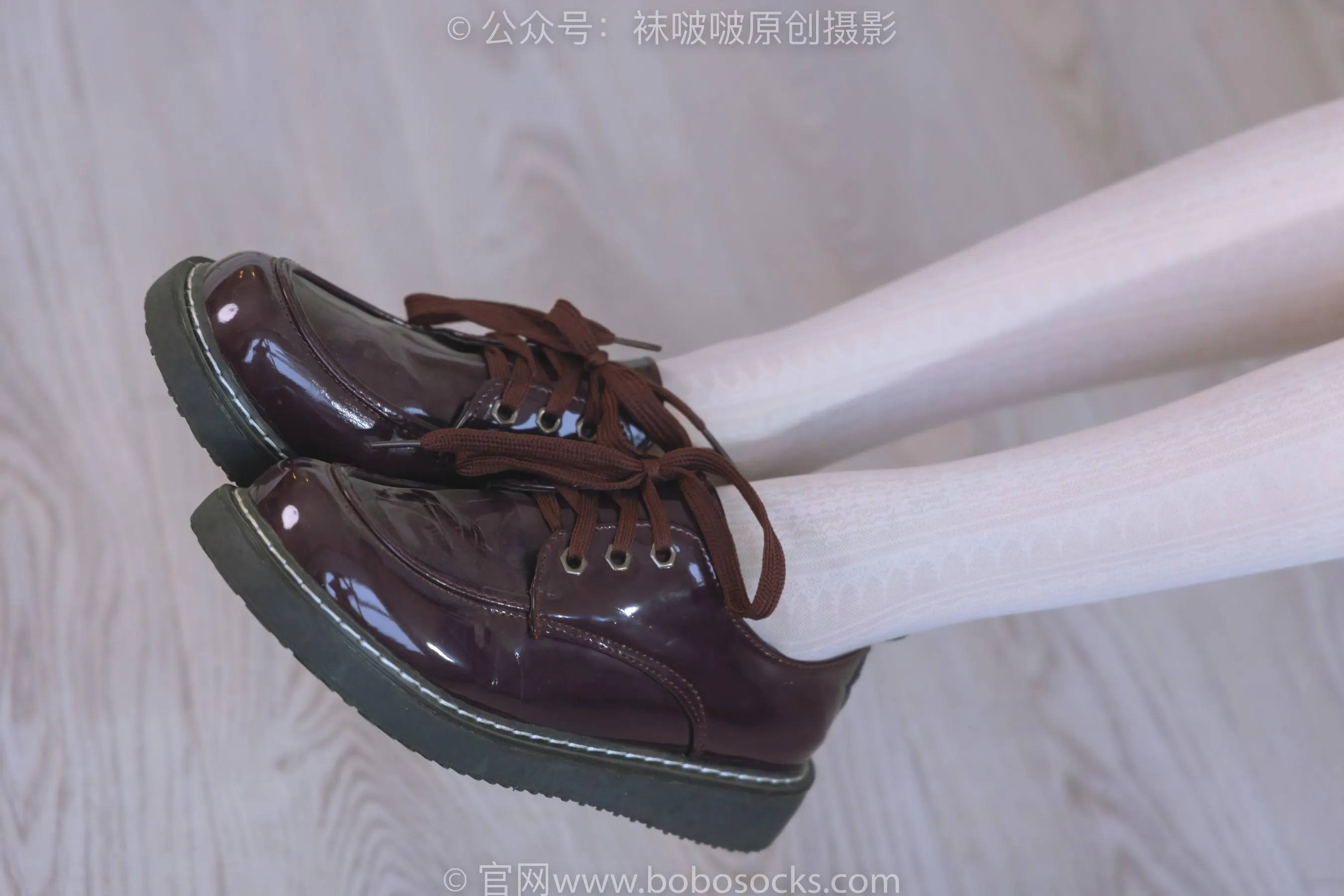 [BoBoSocks袜啵啵]NO.202 稚予-皮鞋、白色蕾丝丝袜、ol风 [87P]插图1